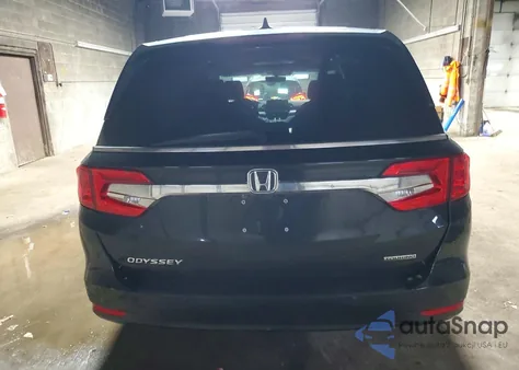 2019 Honda Odyssey Touring z USA, uszkodzony, nr VIN 5FNRL6H81KB041494